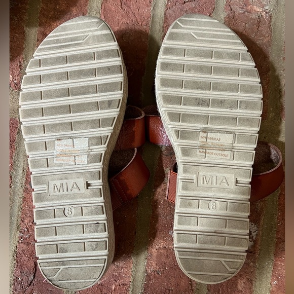 MIA Cognac Sandals, size 8 - Picture 7 of 8
